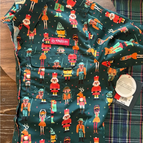 Magellan Outdoors Festive Green Jacket - Picture 3 of 5